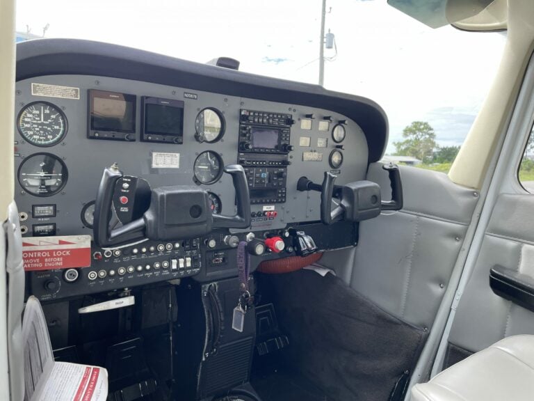 Discovery flight cockpit photo